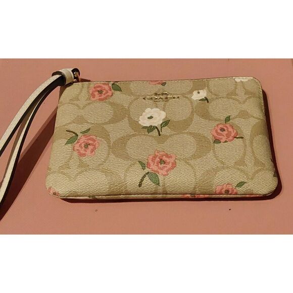 NWT~Coach Corner Zip Light Khaki Signature Canvas Floral Print Wallet - Picture 1 of 7